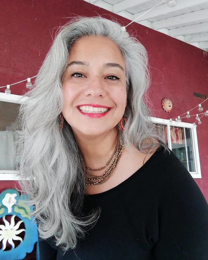 Young Women Are Rocking Their Naturally Gray Hair And Instagram Is All ...