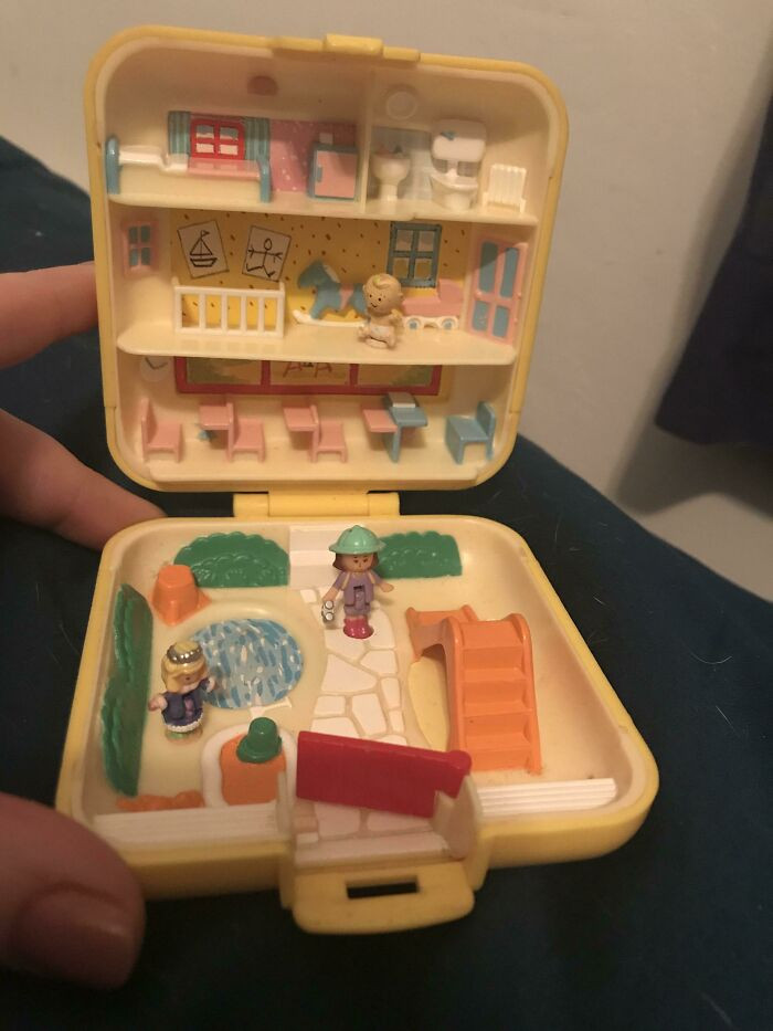 18. Polly pocket