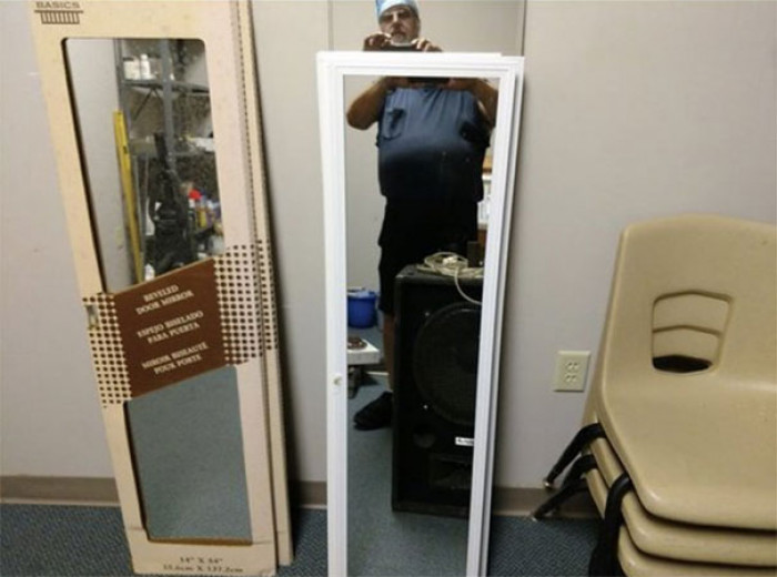 63 Photos Of People Trying To Sell Mirrors Online (Their Reflections ...