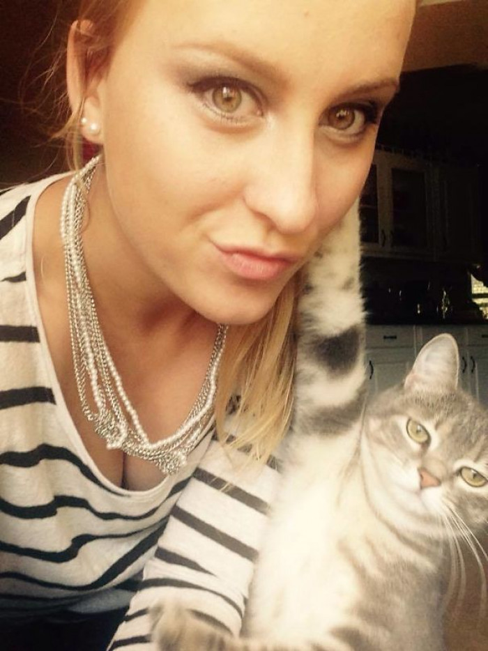 \#25 My GF Tried To Take A Selfie With Her Cat