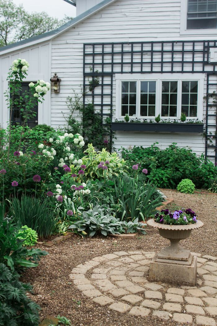 The tenant spent 7 years creating her ideal garden in the backyard.