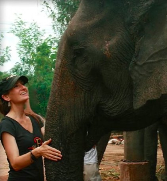 She made friends with an elephant named Boon Thong