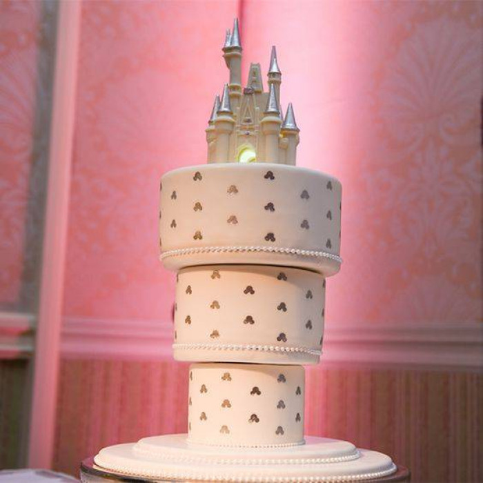 Fans of Disney and dessert, feast your eyes upon these outrageous Disney-themed  wedding cakes - HelloGigglesHelloGiggles