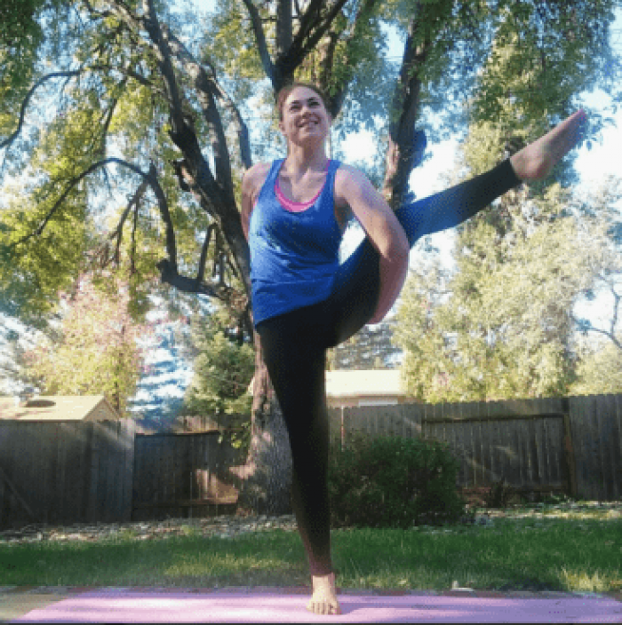 Man attempts yoga pose with his cat, sister’s effortless flexibility comparison