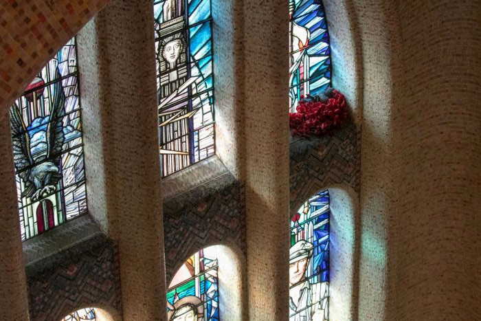 The war memorial told Sydney Morning Herald that the stained glass window which was accidentally chosen by the bird commemorates the wounded soldier, which symbolizes the quality of “endurance”, and the nest of poppies nearby was a “reminder of the powerful bond between man and beast on the battlefield”.