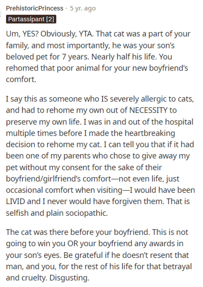 People quickly came to the comments to let her know that she was absolutely in the wrong and that she did a terrible thing to her son. She should have thought harder before making this decision.