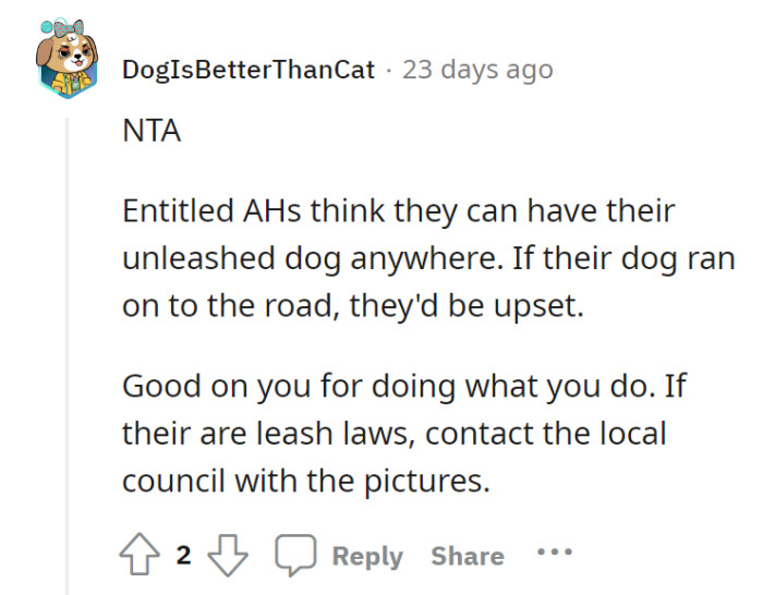 This could just be a warning or a reminder to owners who unleash their dogs.