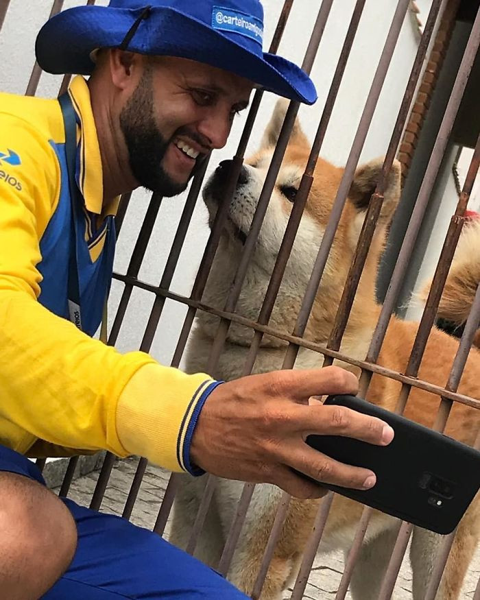 22. Bars won't stop a friendship from growing