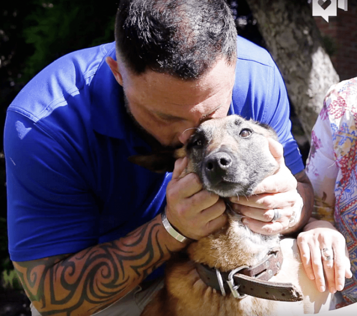 We're happy to see that the duo is back in action and Emra is right where she belongs.