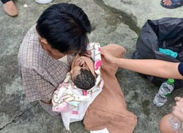 This story about a dog who became a hero takes place in Bangkok, Thailand. The dog was just walking the streets, trying to find someone to ask for food.