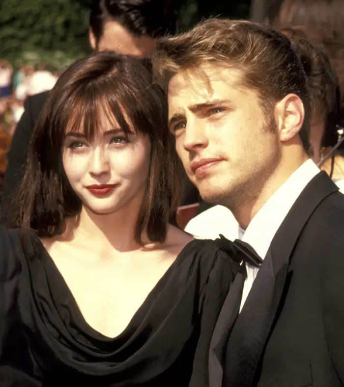 18. Shannen Doherty and Jason Priestley played siblings on Beverly Hills, 90210, and years after the show ended, Jason briefly revealed that he dated Shannen along with some of his other costars.