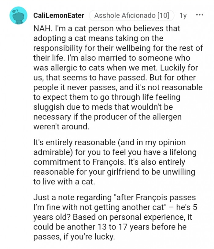 It's reasonable for your girlfriend to not want to live with a cat