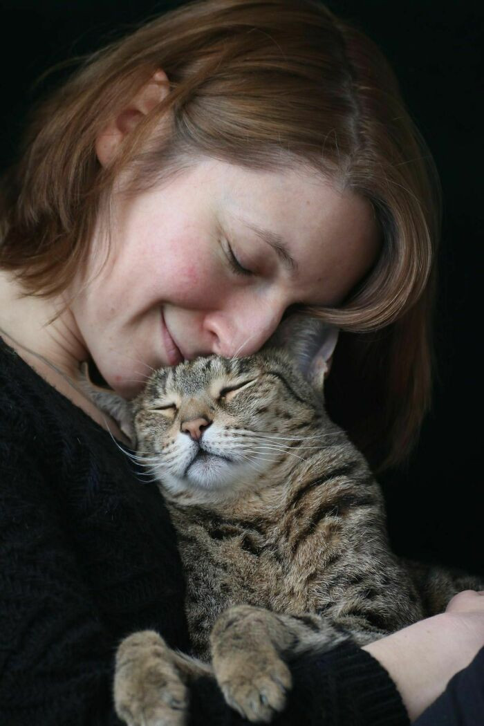 22. Cat And Her Best Friend