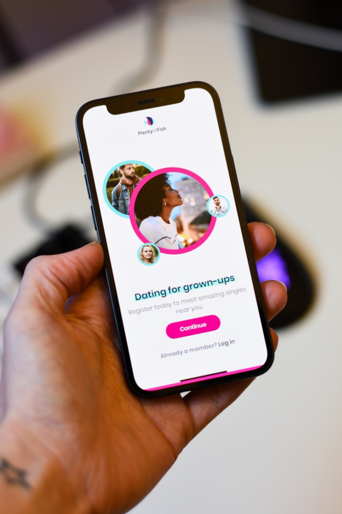 Frolly highlights real dog habits and traits to help users find truly pet-compatible matches.