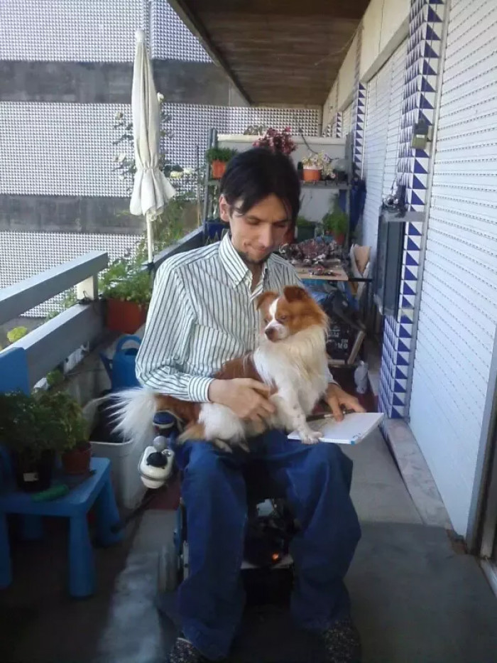 Nito also wants to read.