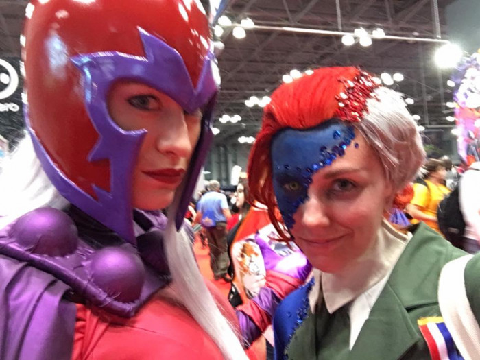 Cosplay of X-Men’s Mystique in Mid-Transformation Astonishes Everyone ...