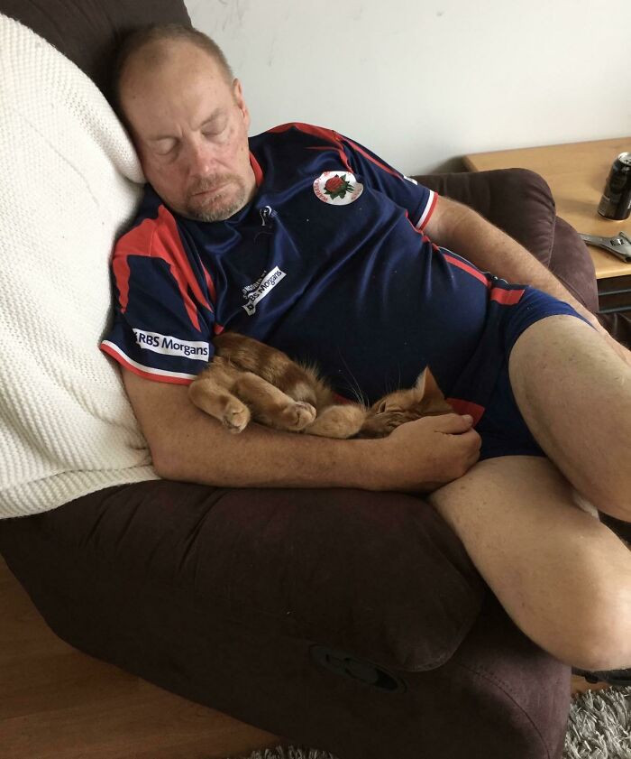 “The Only Good Cat Is No Cat” - My Dad, Who Then Claimed My Rescue Kitten A Few Hours After He Arrived And Renamed Him George. They’re Now Inseparable"