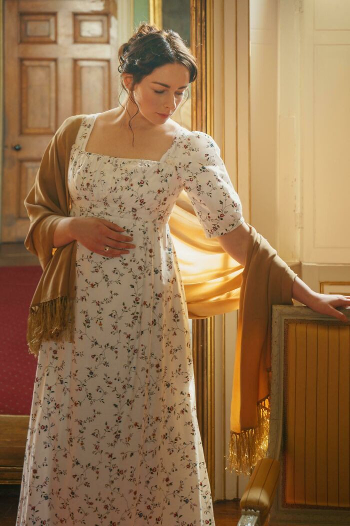 5. A regency gown made from a single duvet cover. It has the perfect 1800s print and it's even 100% cotton.
