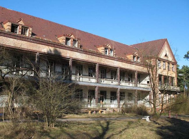 Historical records indicate that Hitler sustained an injury to his thigh when a hostile shell detonated near his dugout. He underwent a two-month recovery period at the Beelitz hospital before rejoining his unit in 1917.