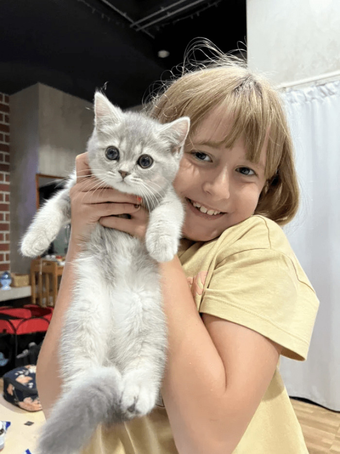 8. Muffin and her proud human sister