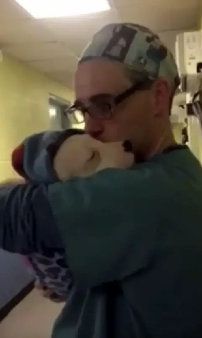 Meesha was undergoing a spaying procedure, but she felt afraid and disoriented after waking up from anesthesia