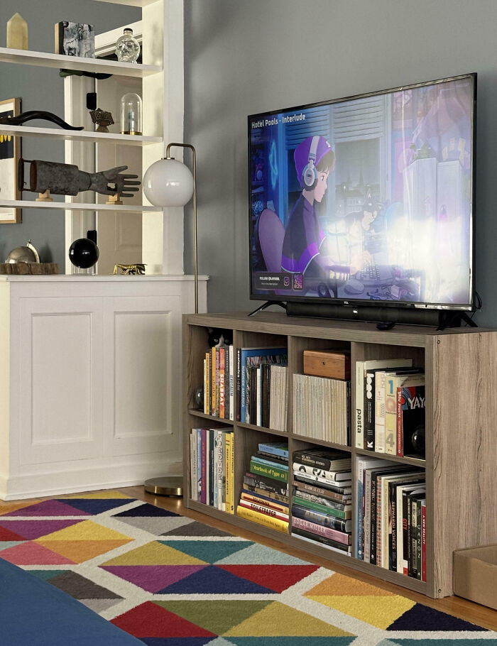 34. Spot The Black And White