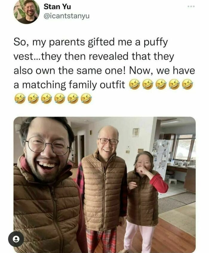 54. Matching family outfits