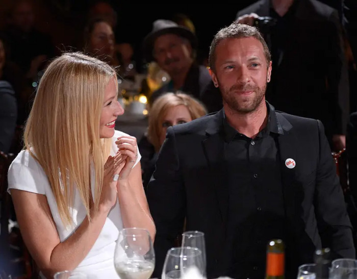 13. Gwyneth Paltrow and Chris Martin had a seriously low-key wedding in Santa Barbara, California with no family members in attendance