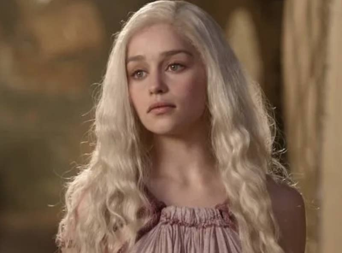 At that time, Emilia had only ever stepped foot on two other film sets and was just 23 years old, fresh out of drama school. In the first few episodes of GoT, the shy actress was required to film multiple full-frontal nude scenes.