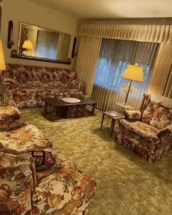 18. You're Old If You Still Remember This Living Room