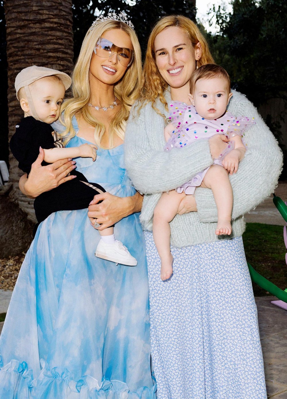 Paris posed with Rumer Willis and her daughter, Louetta.