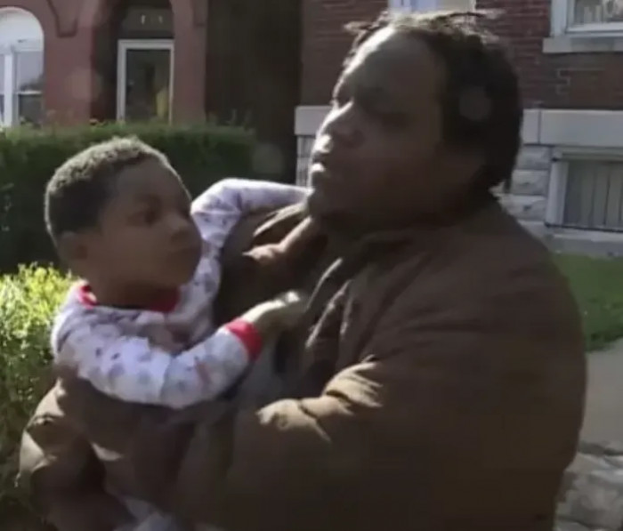 The toddler was eventually reunited with his concerned father, thanks to a very kind neighbor